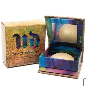 New Urban Decay space powder